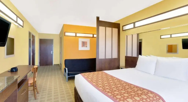 Номер Superior Microtel Inn & Suites by Wyndham Princeton