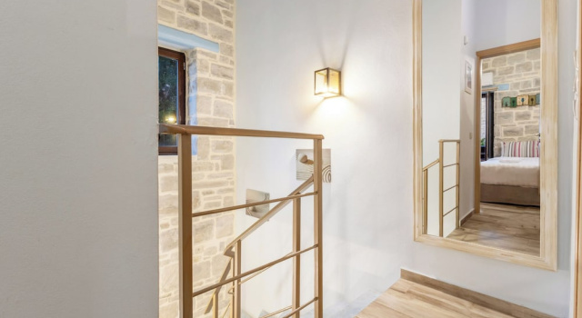 Вилла с балконом и с видом на бассейн Phaistos Villas Elegant South Residence