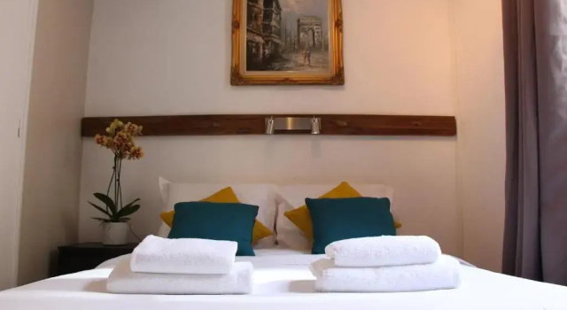 Трёхместный номер Standard Hôtel Au Grand Duquesne