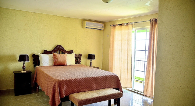 Люкс с балконом Sea Coast Inn & Suites