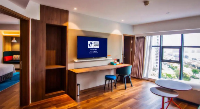Полулюкс Holiday Inn Express Tianjin Airport East by IHG