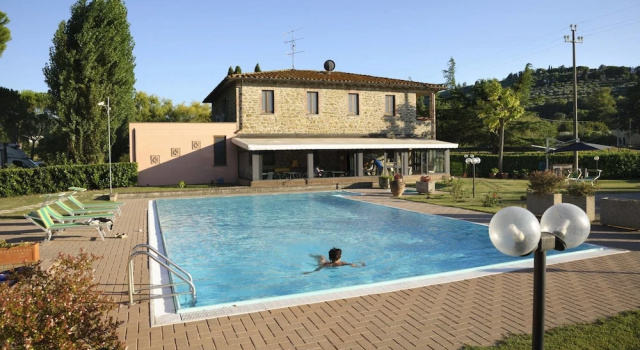 Hotel Villalago trasimeno, Забронировать Отель Сант'Арканджело Озеро Тразимено