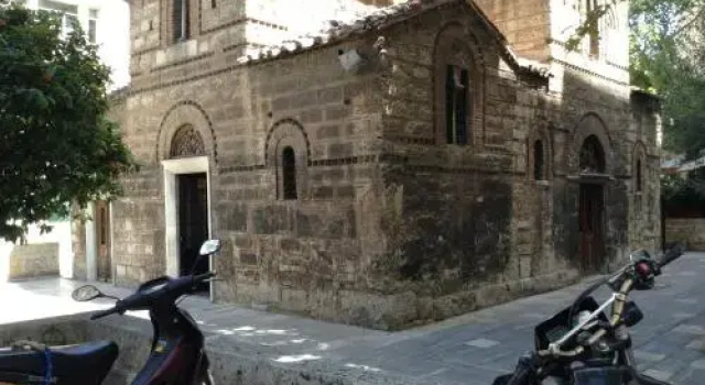 Acropolis at Home: Loft with a View, Забронировать Отель Отели Афин с парковкой, Парковка