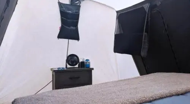 FunStays Glamping Setup Tent in RV Park #3 OK-T3, Забронировать Кемпинг Кемпинги и глэмпинги Моав, Кемпинг