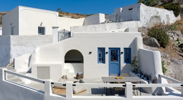 Acave Santorini Suites