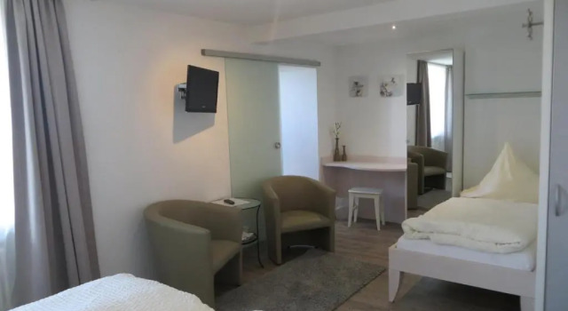 Трёхместный номер Standard Pension Kramer