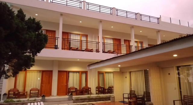 Hotel Pondok Asri Tawangmangu, Boek Hotel Karanganyar Central Java