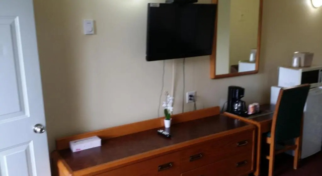 River Mist Inn, 预订 酒店 Sturgeon Falls 安大略省