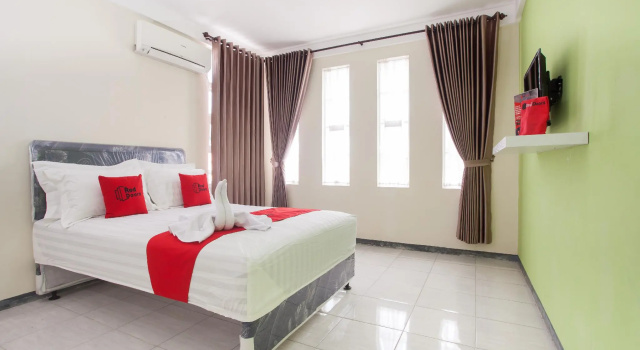 RedDoorz near Museum Angkut Batu 2, Varaa Matkakoti Malang hotellit, joissa on pysäköinti, Pysäköinti