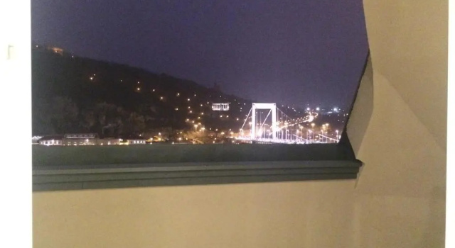 Апартаменты Riverside flat with King Castle view