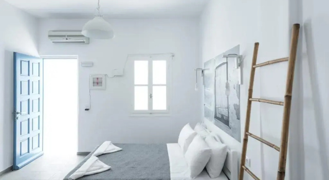Студия White and Grey Chora