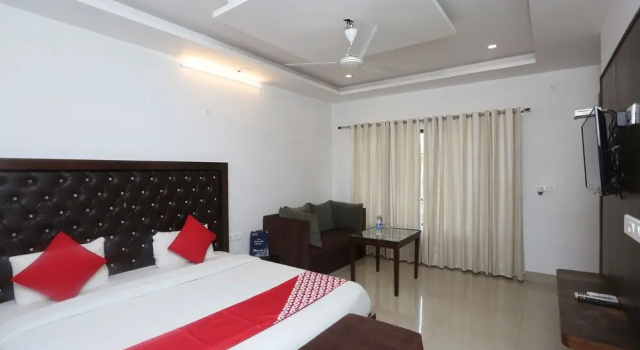 OYO 17290 The Tigers Pug Mark Resort