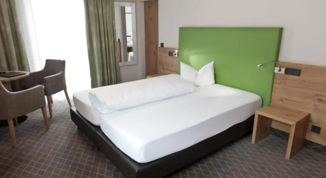Двухместный номер Standard с балконом Hotel Mozart