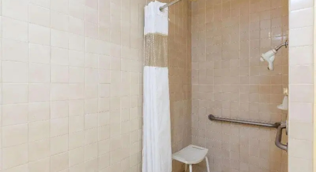 Люкс America's Best Value Inn & Suites Bakersfield Central