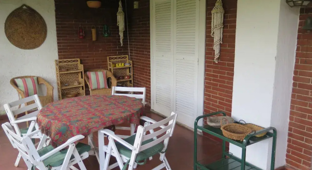 Villa on the edge of town, Varaa Villa Acilia Lazio