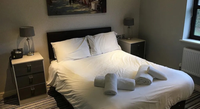 Carreg Bran Hotel, Book Hotel Llanfairpwllgwyngyllgogerychwyrndrobwllllantysiliogogogoch Glamorgan