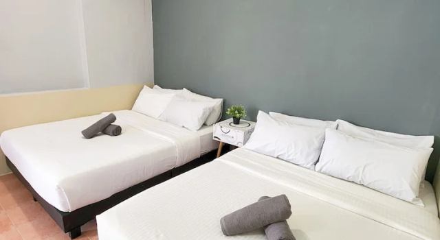 Четырёхместный номер Deluxe Gurney Coast Guest House by Sky Hive