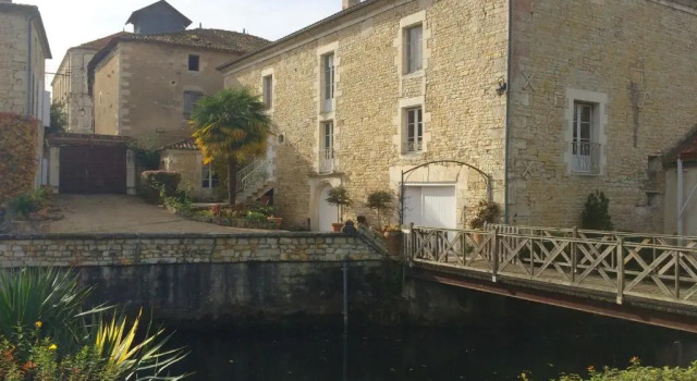 Le Moulin de Mansle, Забронировать Отель Мансл 