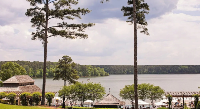 Четырёхместный номер Standard с видом на озеро The Ritz-Carlton Reynolds, Lake Oconee