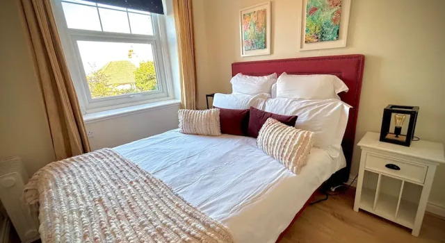 5 Guests - 2 Bedrooms - Free Parking - 1min Beach, Забронировать Апартаменты/квартира Лландидно 