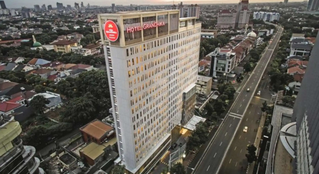 Номер Deluxe Hotel GranDhika Iskandarsyah