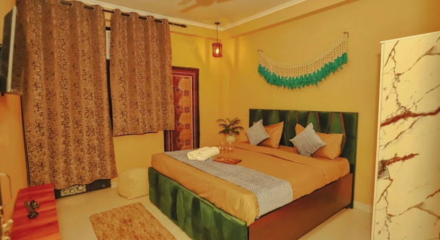 Двухместный номер Deluxe с балконом Roomshala 088 Hotel Green Villa