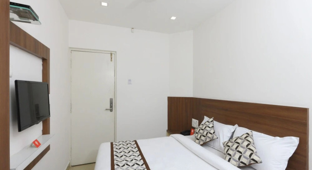 OYO 13536 Hotel Delma