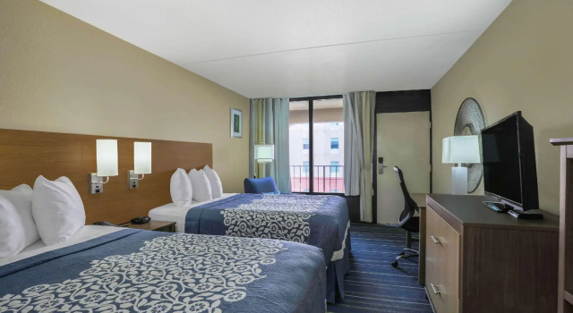 Четырёхместный номер Standard Days Inn by Wyndham Newark Wilmington