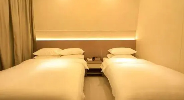 Трёхместный люкс Business Zhuolan Hotel Harbin Central Street