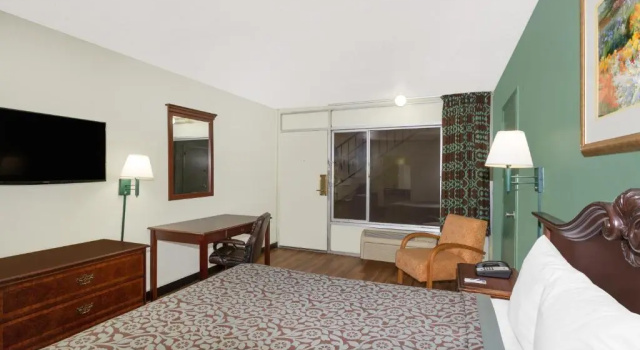 Номер Standard Travelodge by Wyndham Fort Myers North