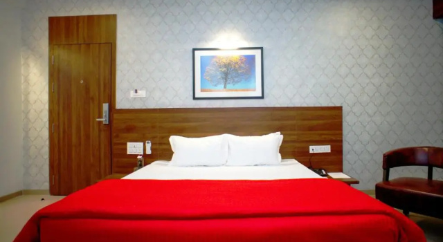 Двухместный номер Deluxe Mastiff Hotel Chinchwad by OTHPL