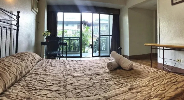 Номер Economy с балконом MC Mountain Home Apartelle