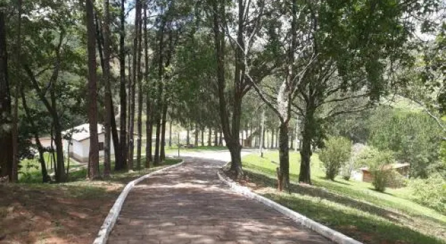 Chalé Refúgio, Забронировать Отель Отели Сан-Паулу с парковкой, Парковка