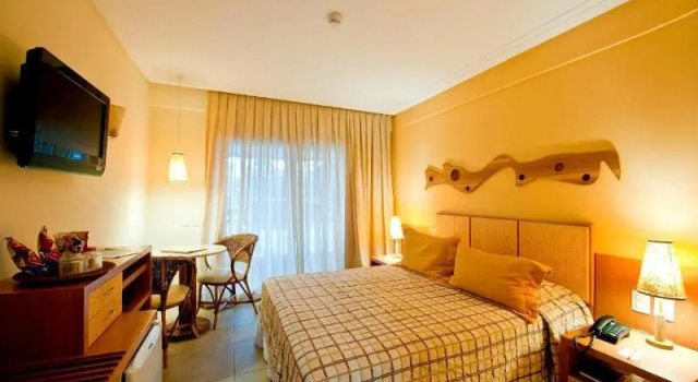 Одноместный номер Luxury с балконом Pontalmar Praia Hotel