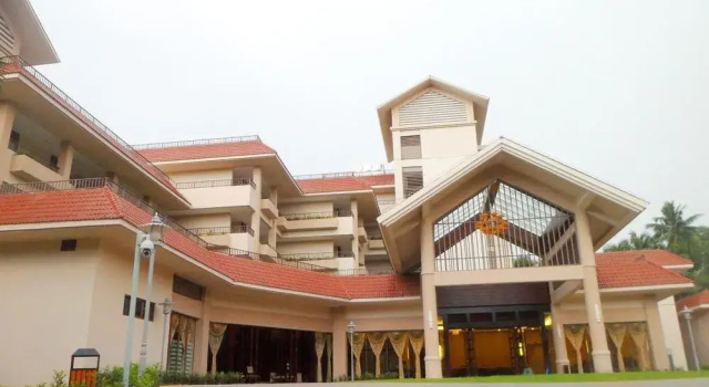 Coconut Grove Herton Sea View Hotel, Забронировать Отель Вэнчен Хайнань