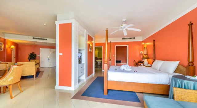 Deluxe Double room Andaman Seaview Hotel - Karon Beach