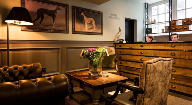 Greyhound Hotel