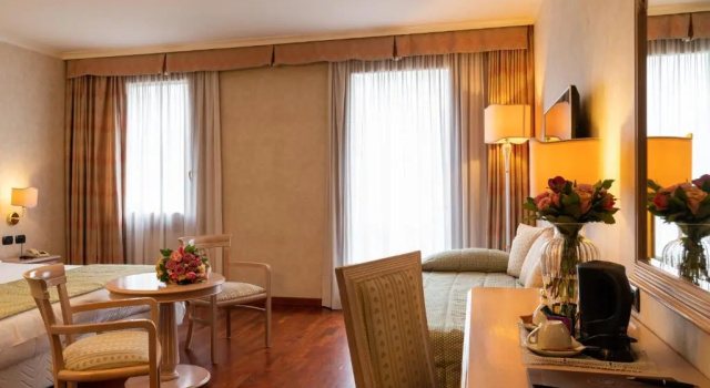Трёхместный номер Superior Hotel Roxy Plaza