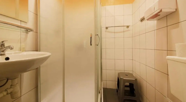 Пятиместный номер Standard Red Carpet Hostel