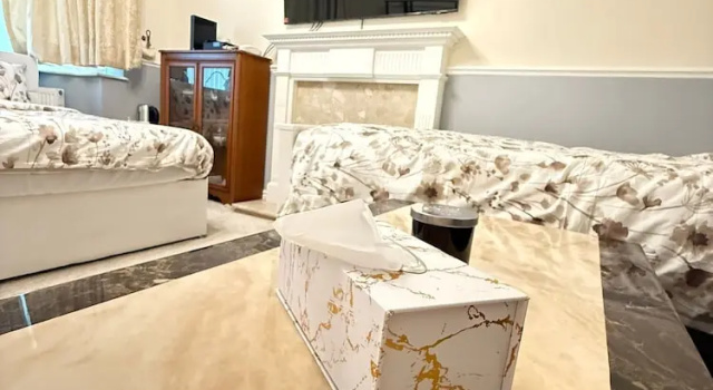 Номер Deluxe The RS Inn Cozy Homestay Premium Private Rooms Near Birmingham International Train Station, Airport, NEC For Company, Contractor and Leisure Stays - HS2, JLR Large Onsite Secure Parking