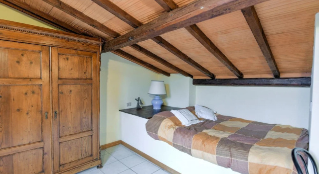 Peaceful Holiday Home in Lamporecchio With Pool, Забронировать Дом для отпуска Коттеджи Лампореккьо, Коттедж