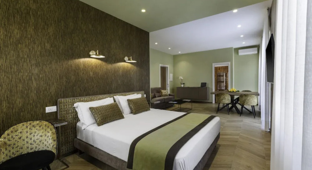 Четырёхместный семейный номер Standard с балконом Dreamers' Rooms Sorrento