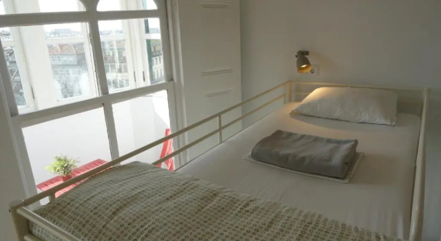 Кровать в общем номере Porto Wine Hostel
