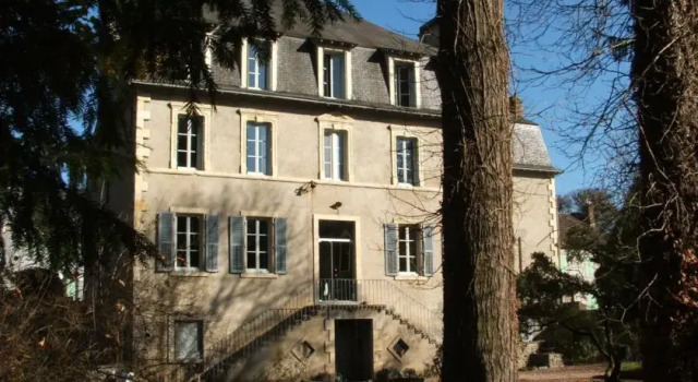 Hotel Les Estonneries, Забронировать Отель Шамбон-сюр-Вуэз Лимузен