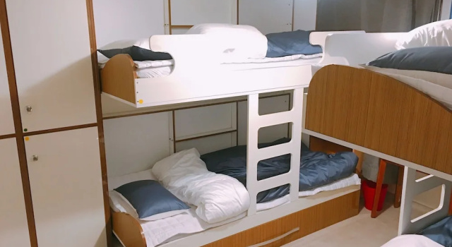 Yurtta yatak (erkek yurdu) Lux Guesthouse - Hostel