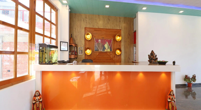 OYO 26832 Hotel Ratnodaya, Забронировать Отель Отели Рамагар с завтраком, Завтраки