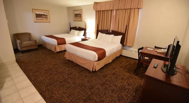 Четырёхместный люкс Travelodge by Wyndham North Battleford