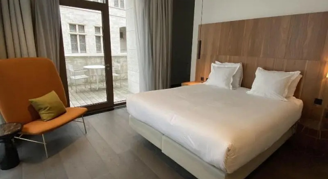 Hotel The Fourth - Tafelrond, Забронировать Отель Отели Лёвен 4 звезды, 4*