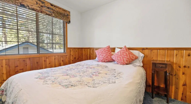 Fox Farm Manor, Забронировать Фермерский дом Отели San Bernardino Mountains с парковкой, Парковка