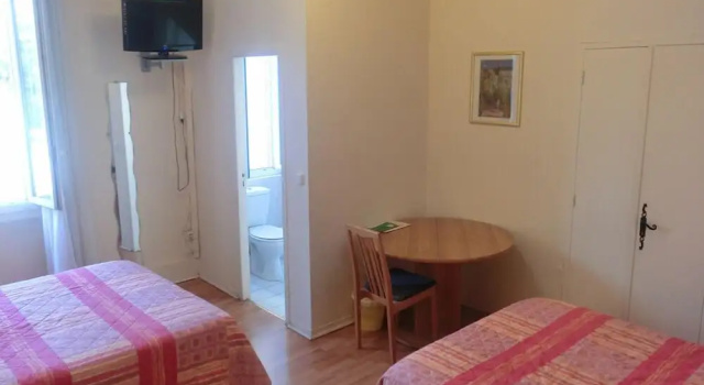 Standard Vierer Zimmer Le Terminus dAlbi